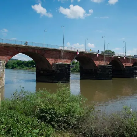 Kirchturmblick Euren Apartmán *