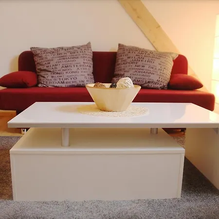 Kirchturmblick Euren شقة *